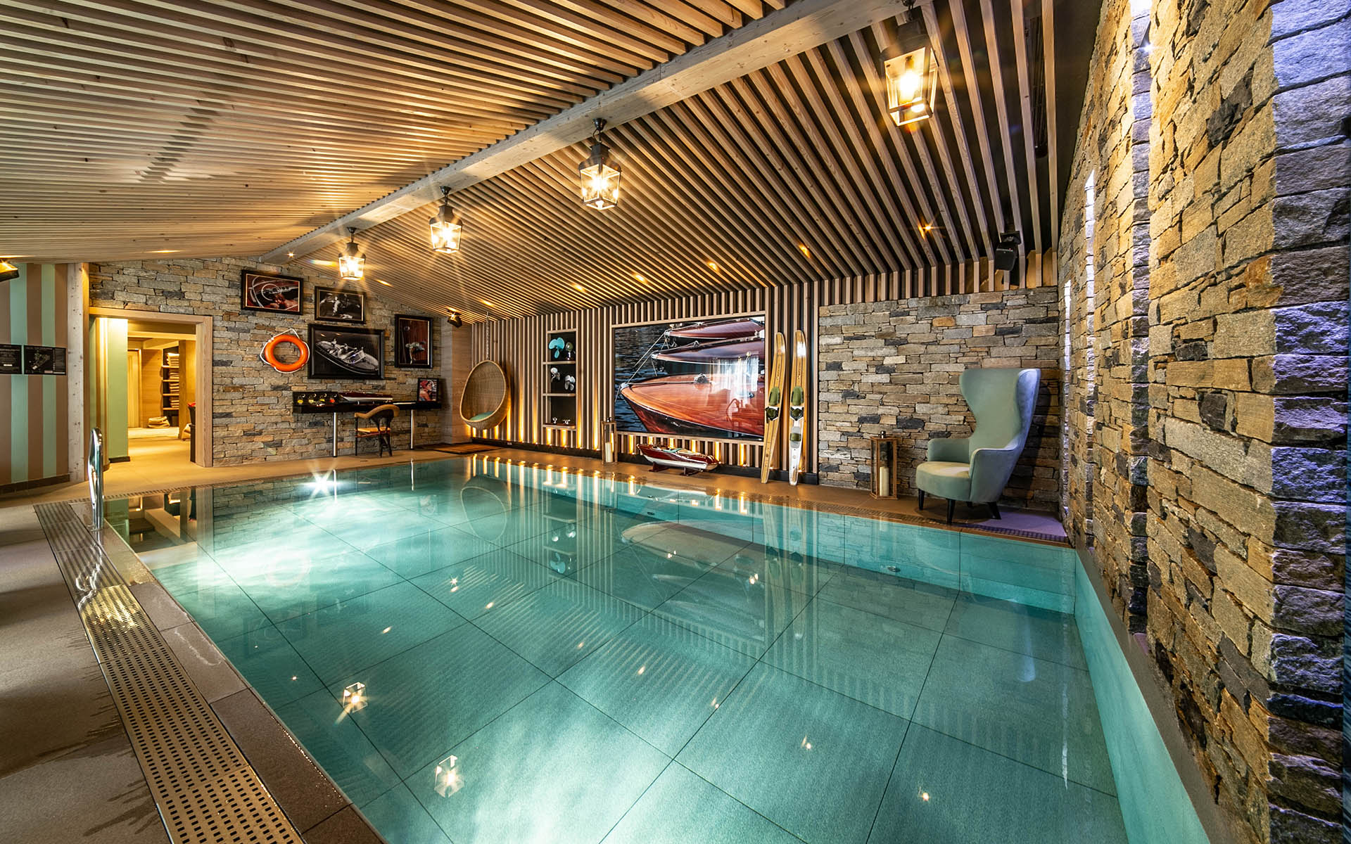 Serpentine Apartment, Courchevel 1850