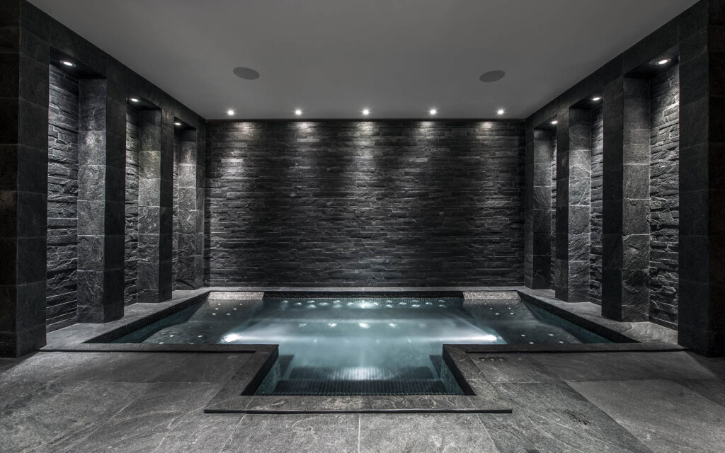 Chalet Le Grenier Hot tub1