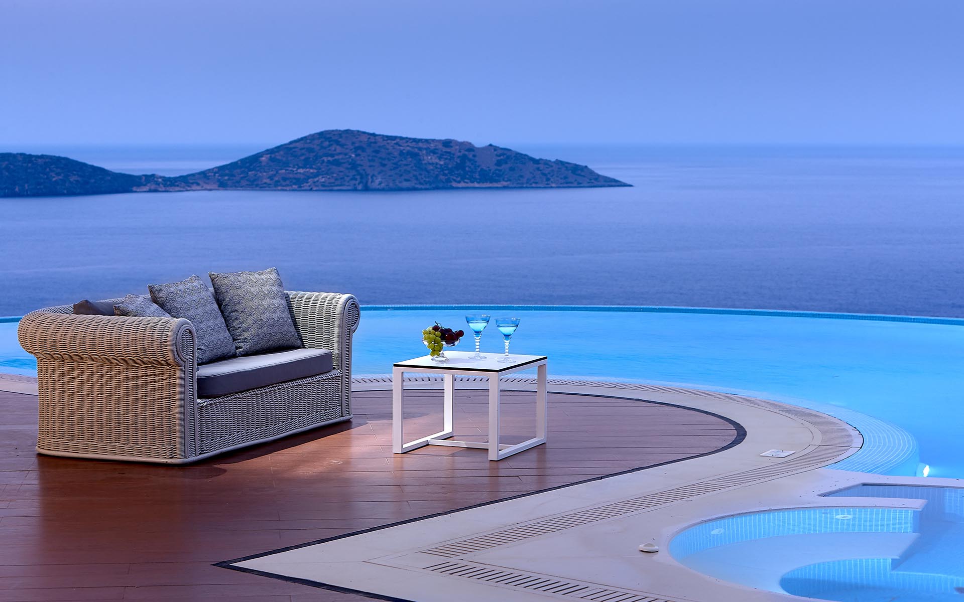 Royal Spa Pool Villa, Crete