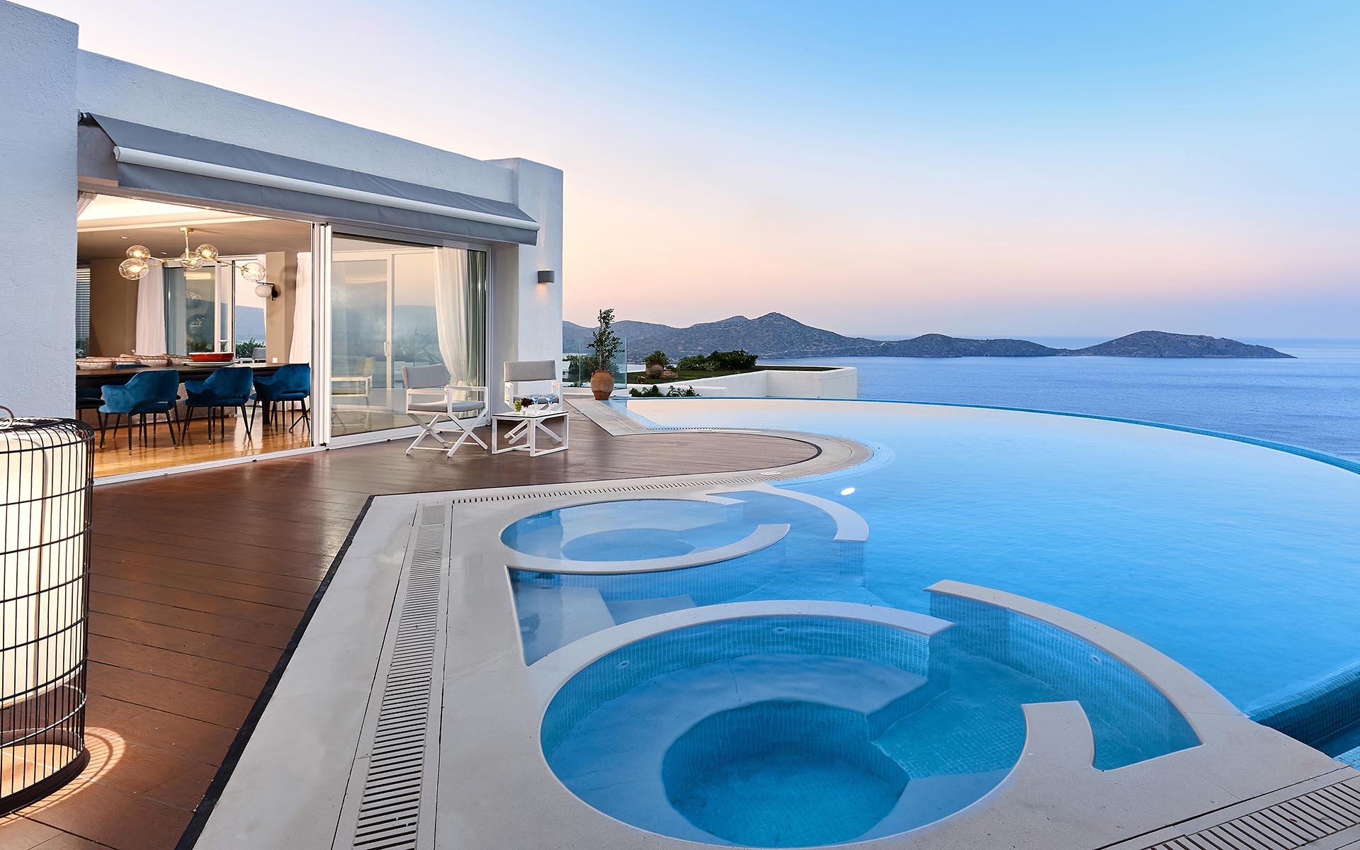 Royal Spa Pool Villa, Crete