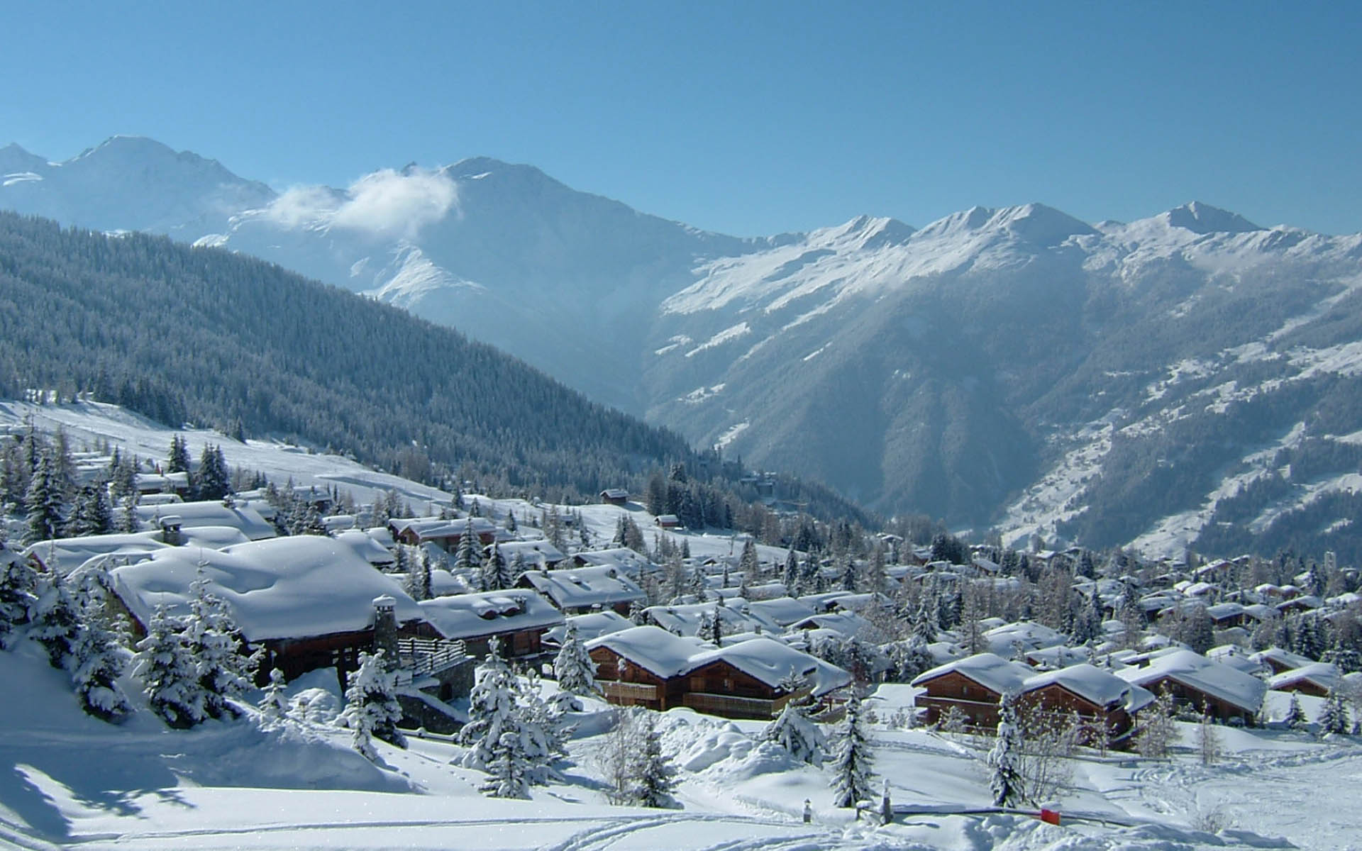 Why Book a Christmas Ski Holiday?