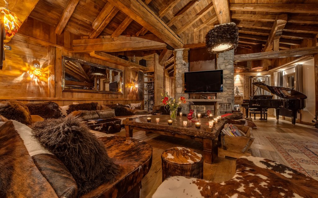 Lhotse Piano Lounge
