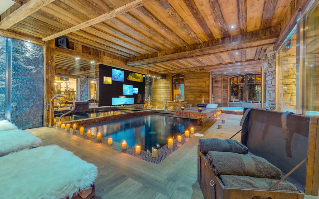 Lhotse pool screen