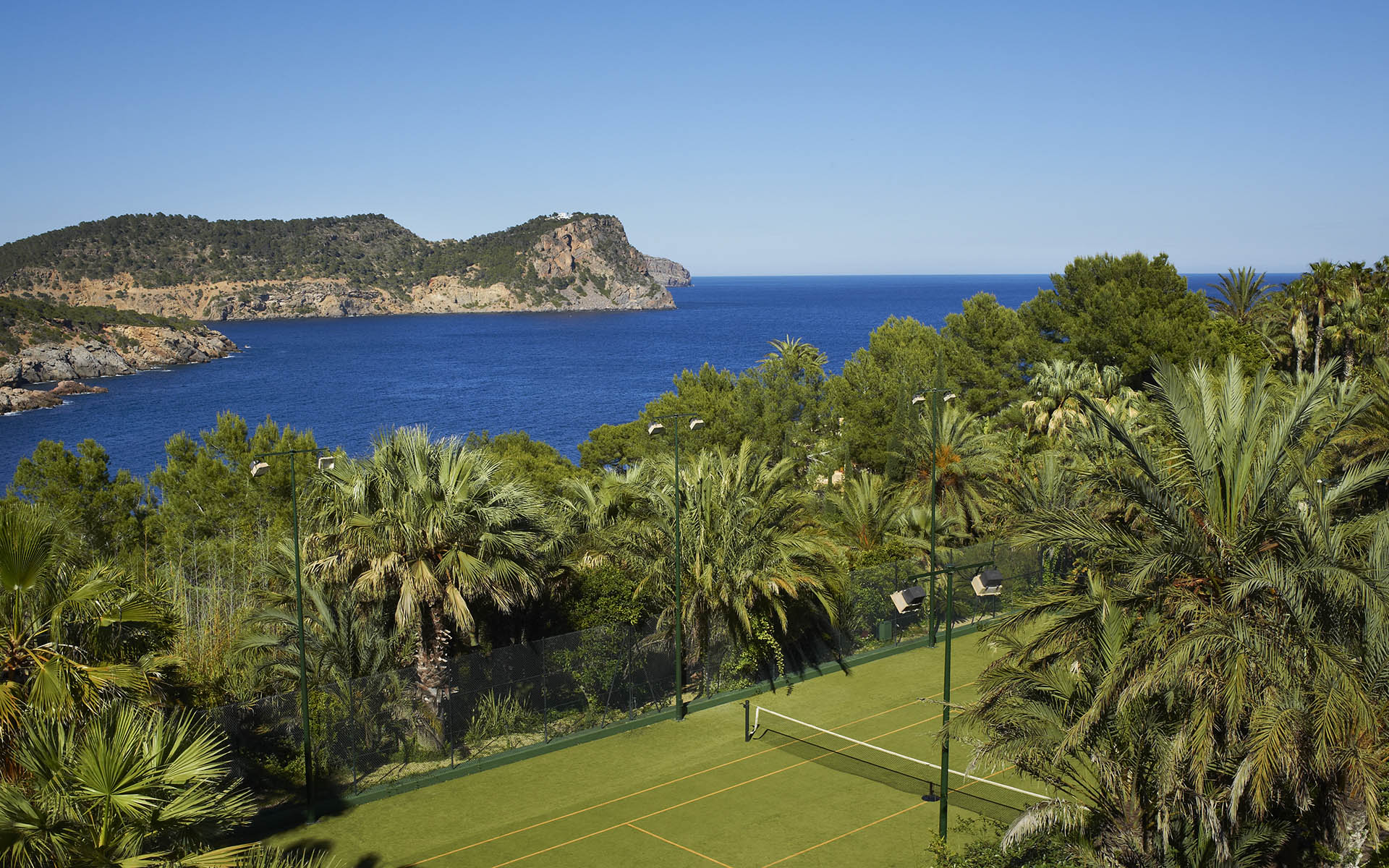 Luxury Villas with a Tennis Court