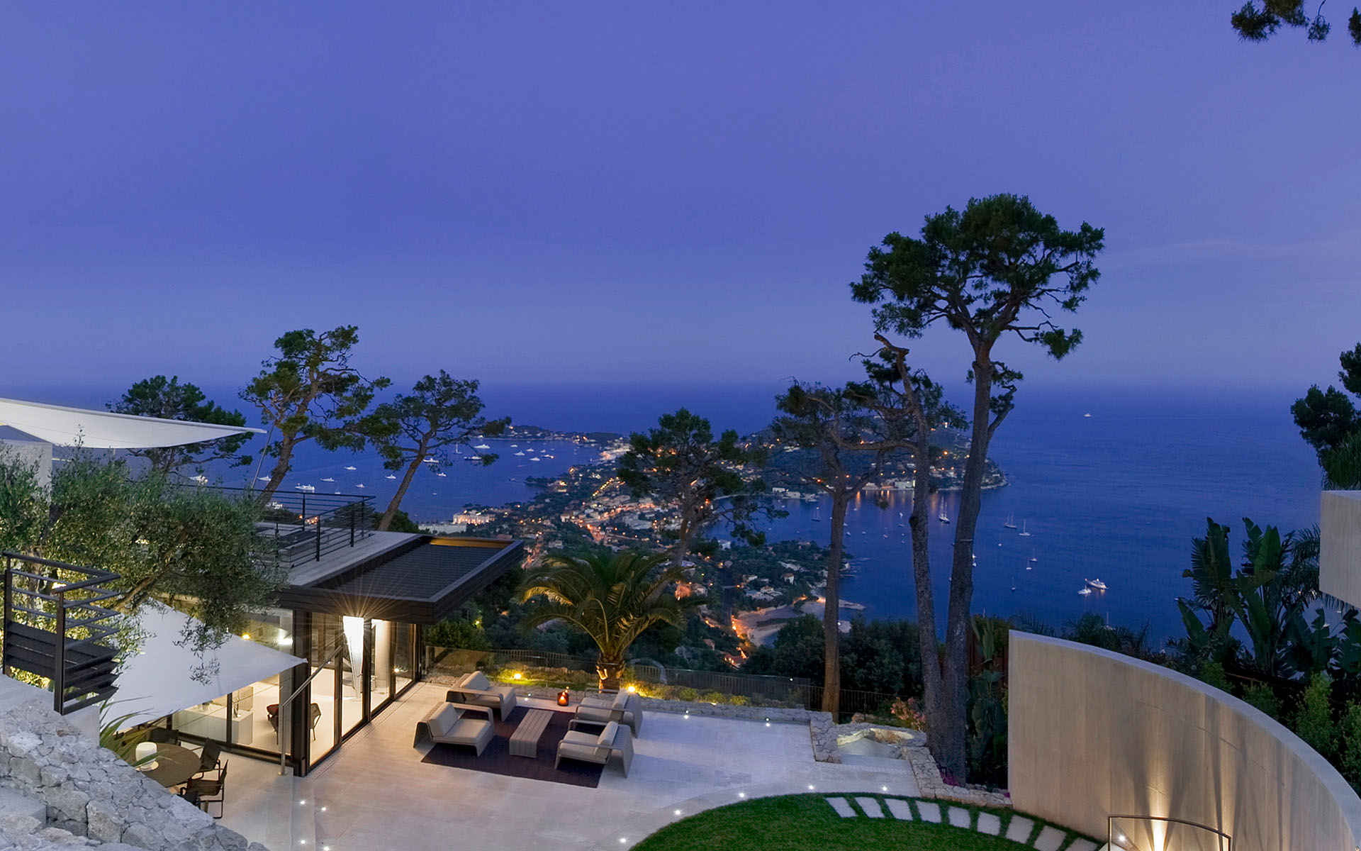 Best of: Luxury Villas Near the Beach
