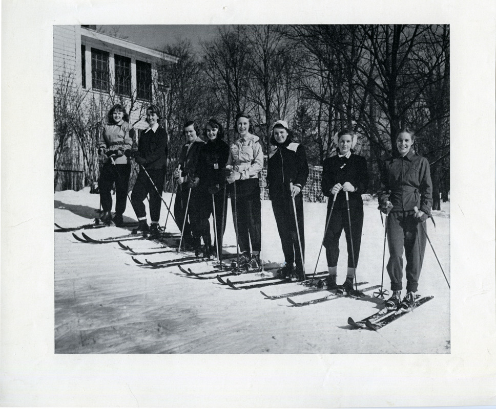 Skiing DPLA 15b28f4a81badd35fbb24edc0ebda142