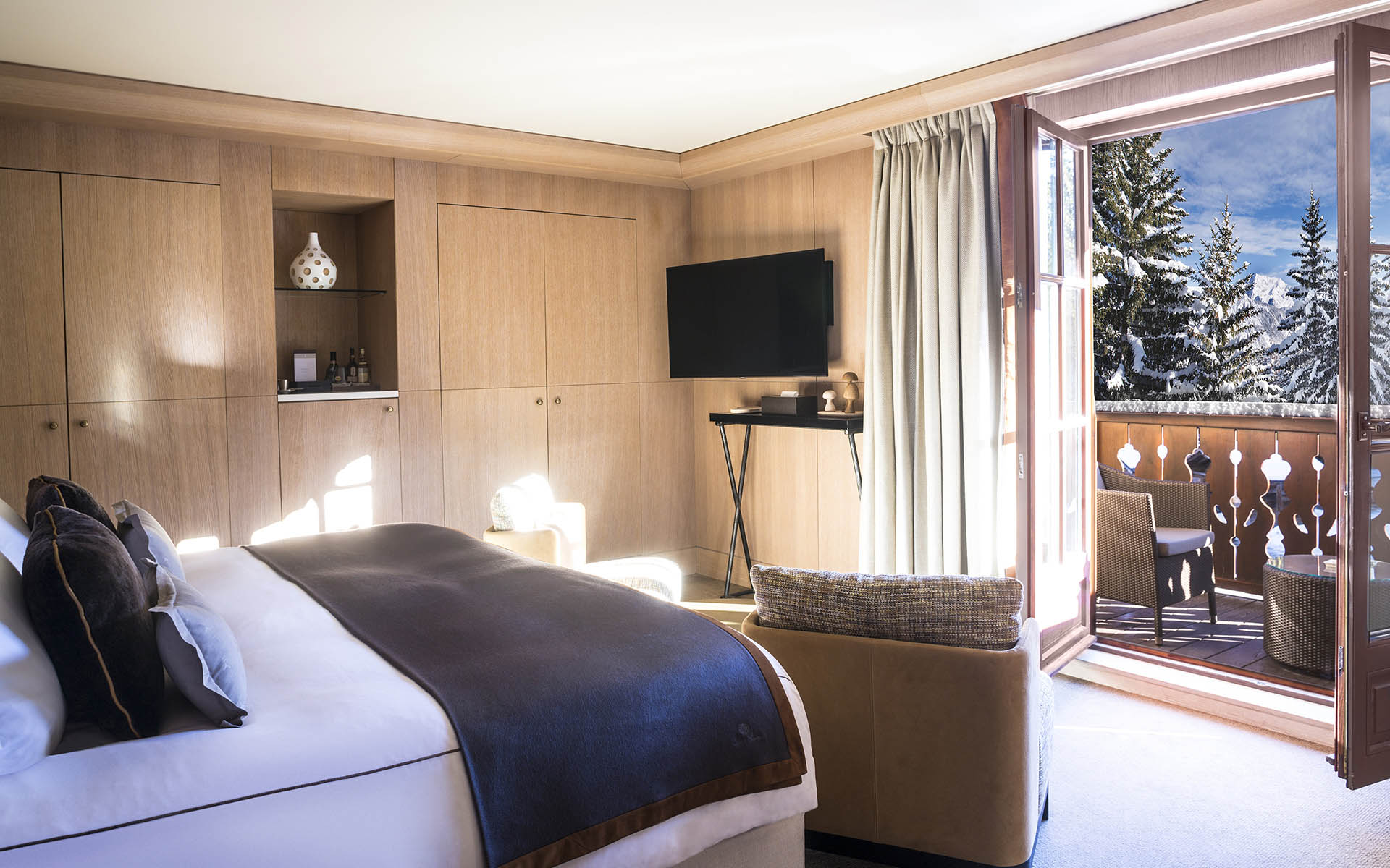 Louis Vuitton Ski Club ,Courchevel1850 , Hotel Cheval Blanc 