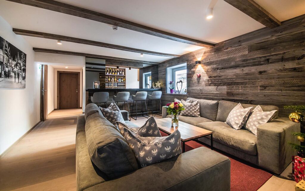 Bar Area 1