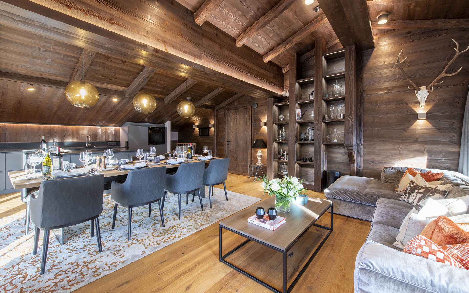 Balegia Penthouse, Lech