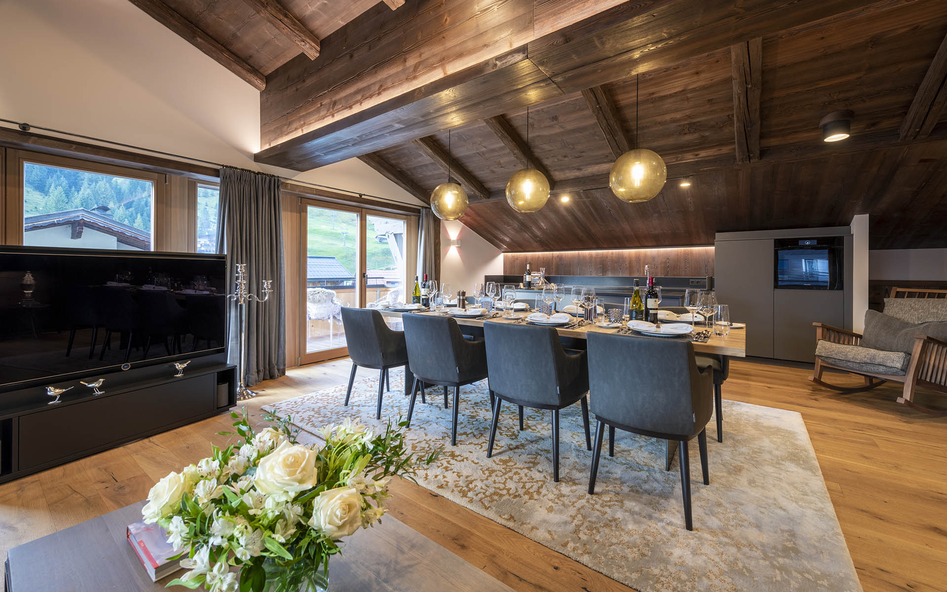 Balegia Penthouse, Lech
