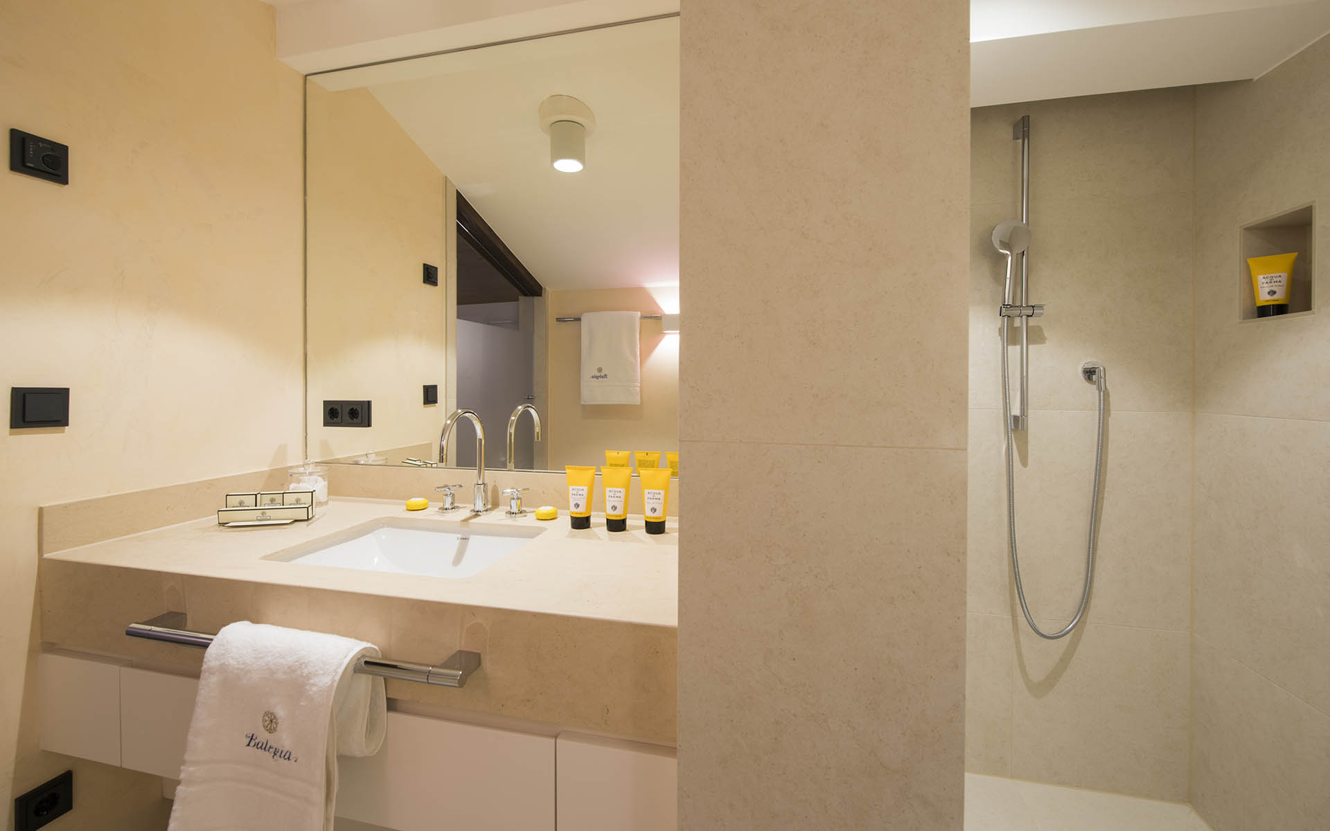 Balegia Penthouse, Lech