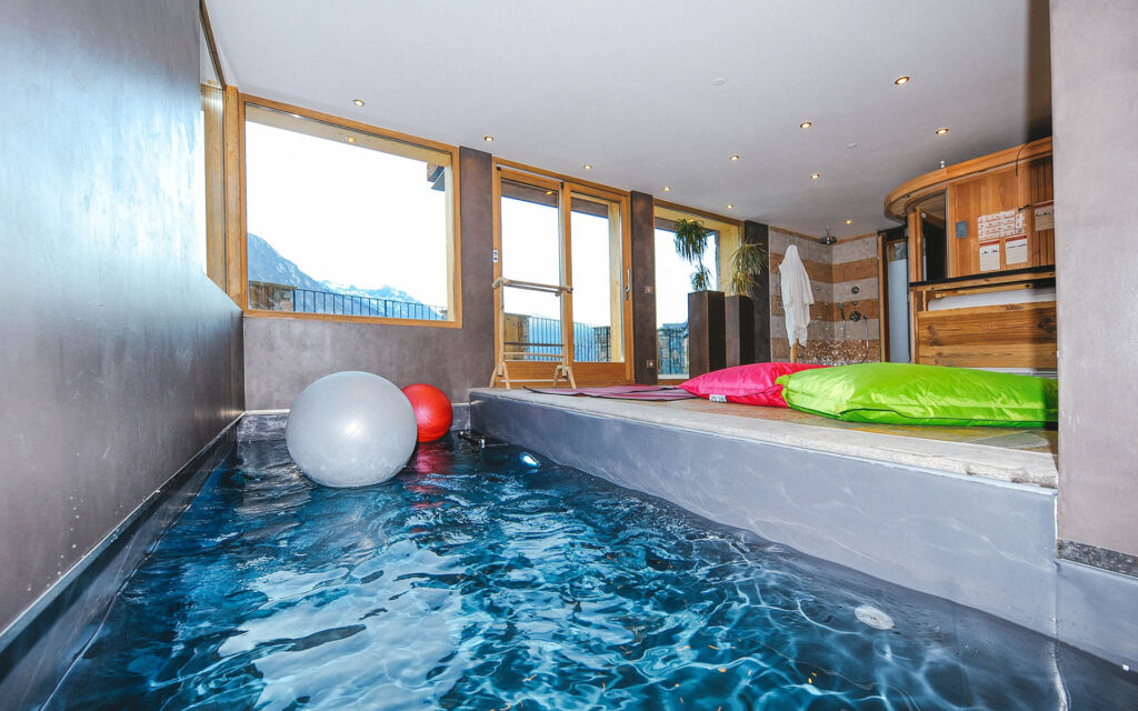 spa swimming pool