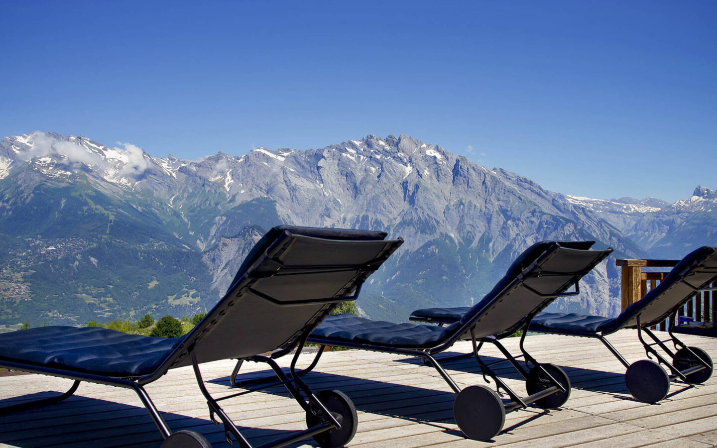 Luxury Ski Chalets in La Tzoumaz, Switzerland