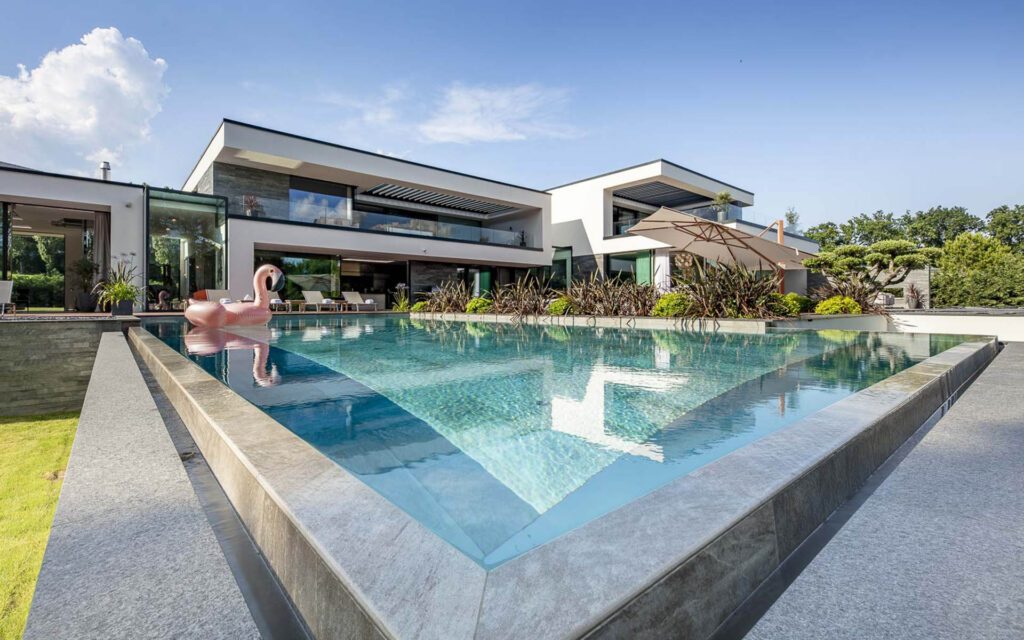 Ultima Grand Villa Geneva Outdoor Pool