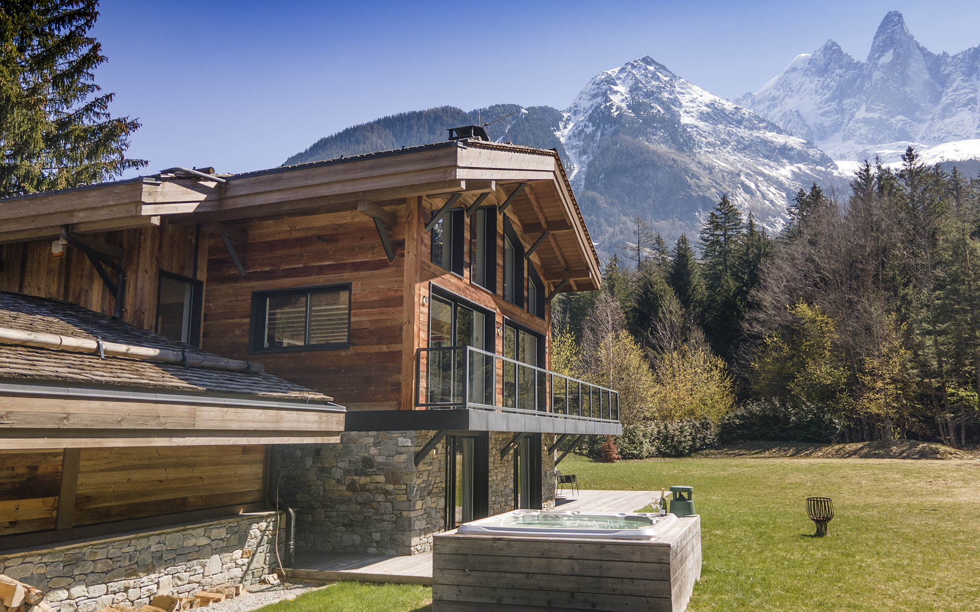 Chalet Elevation, Chamonix