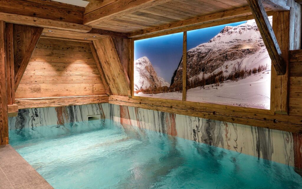 Chalet Le Cret Location chalets Covarel Val dIsere Alpes France – Piscine 1