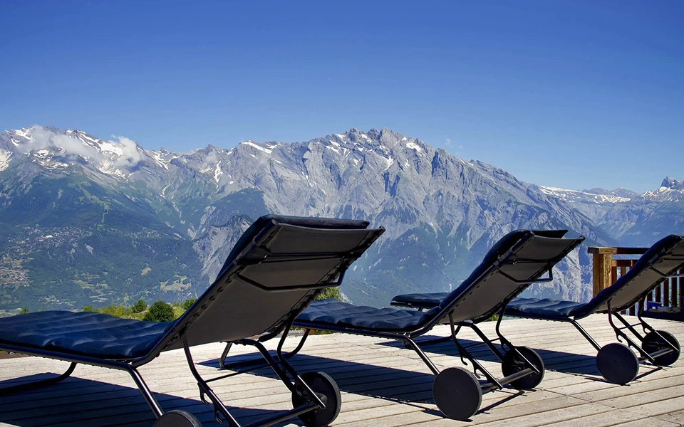 Luxury Ski Chalets in La Tzoumaz Tile