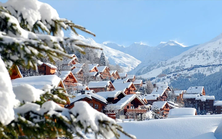 Luxury Ski Chalets in Meribel Tile