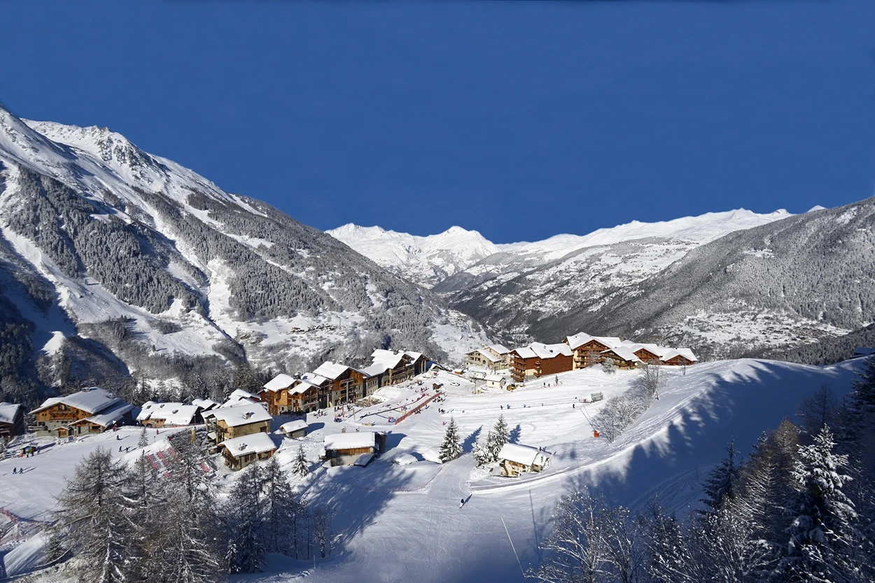 Luxury Ski Chalets in Sainte Foy Tile