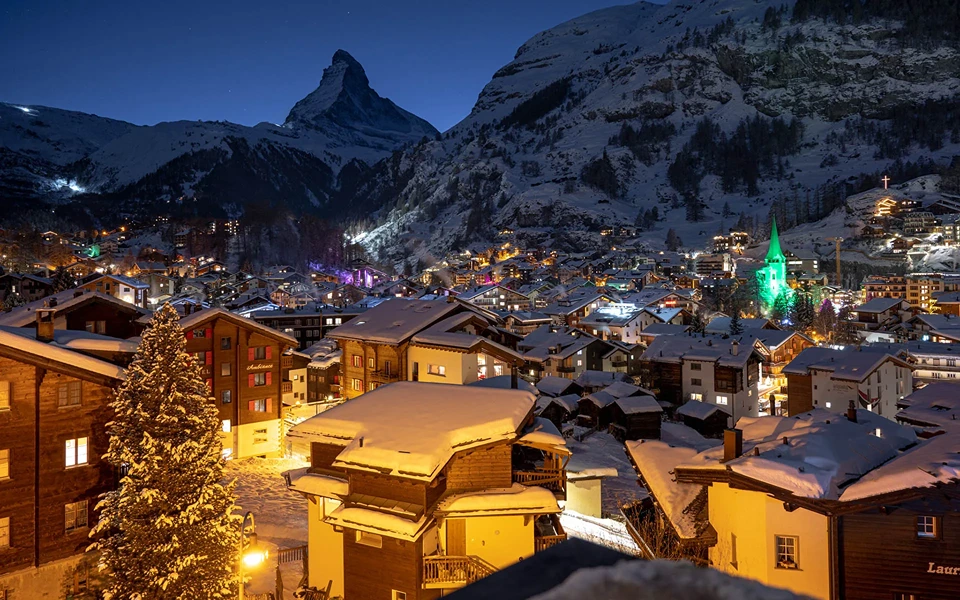 Luxury Ski Chalets in Zermatt Tile
