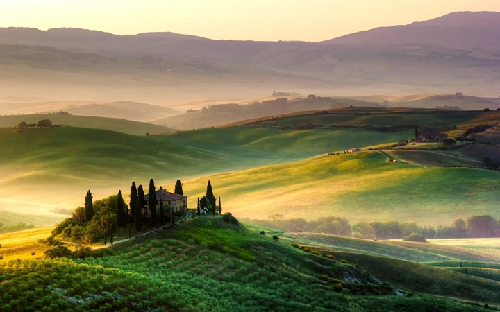 Luxury Villas in Tuscany Tile