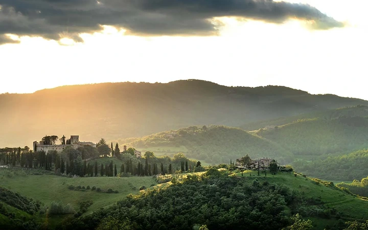 Luxury Villas in Umbria Tile