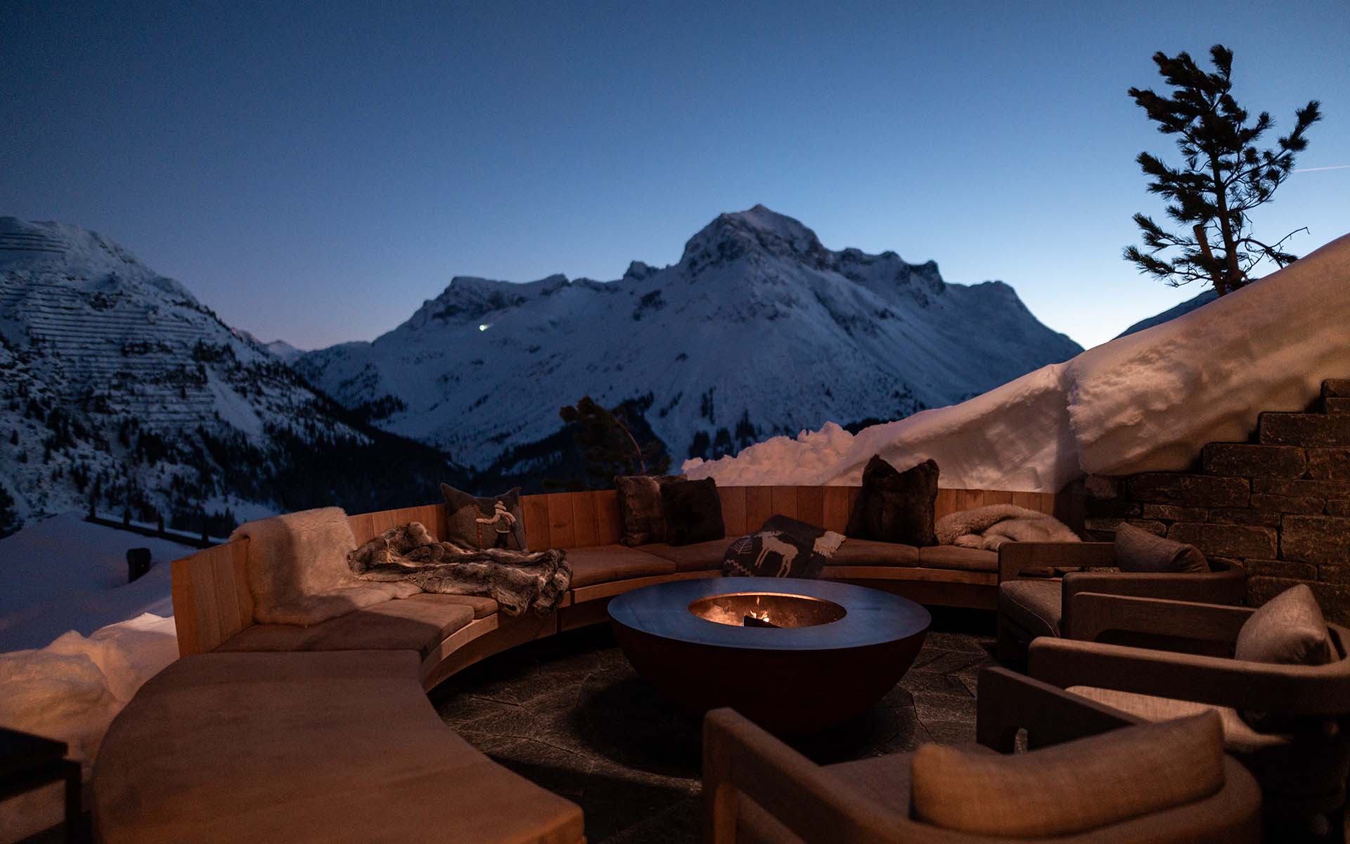 The Barn Luxury Ski Chalet Lech Austria 24