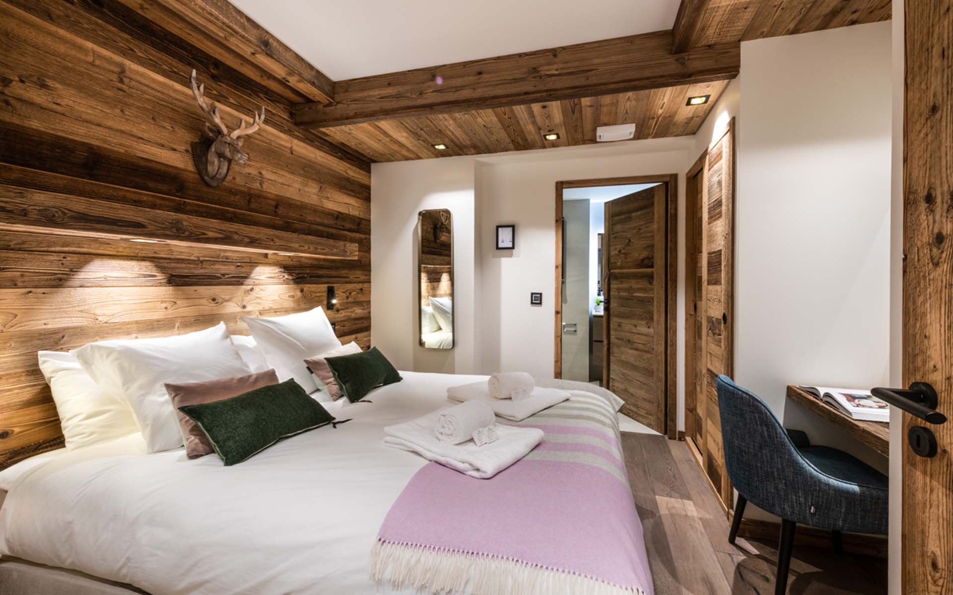 Vail Lodge 3 Bedroom Apartments, Val d’Isère