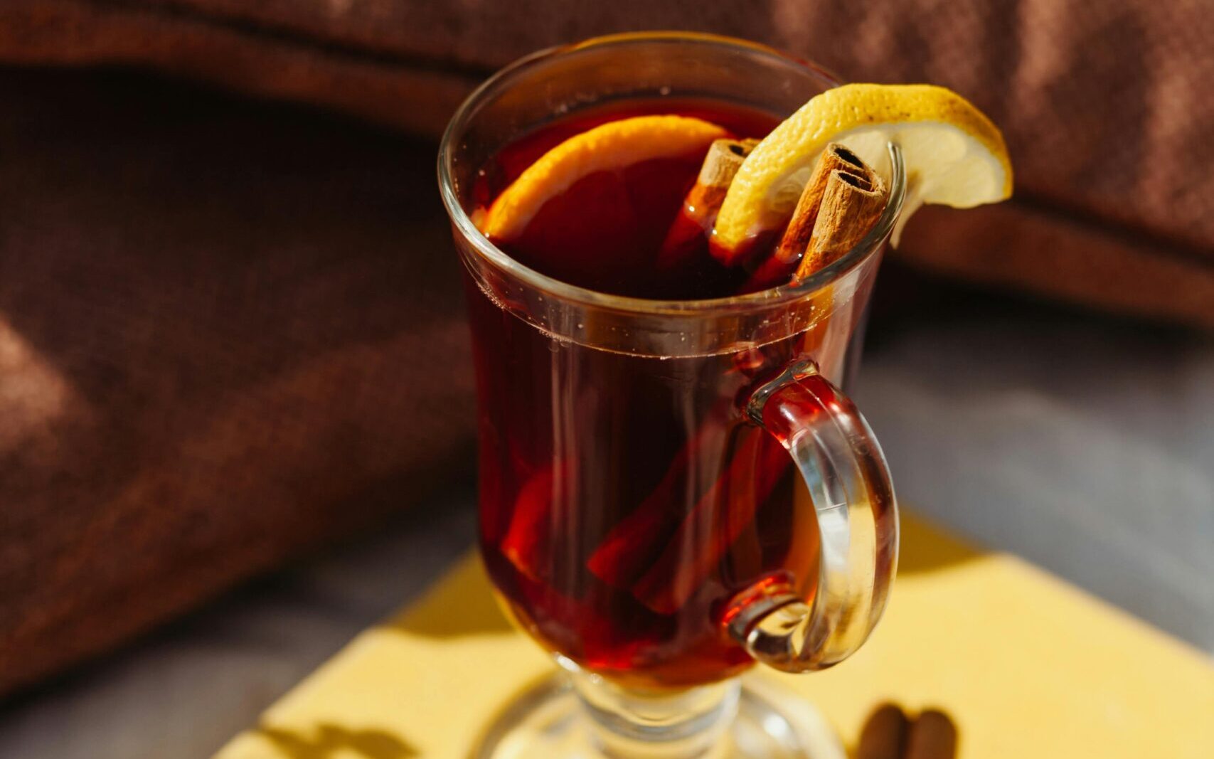 Article Top 7 Apres-Ski Drinks & Recipes for Your Alpine Escape