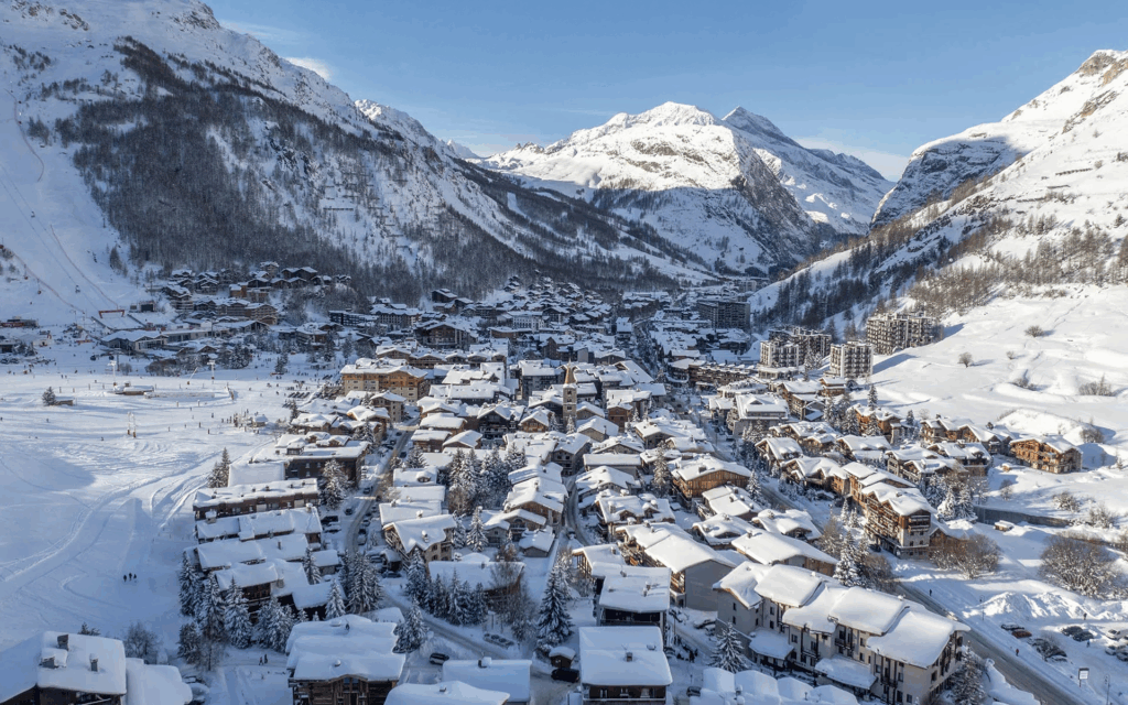 Val dIsere town photo