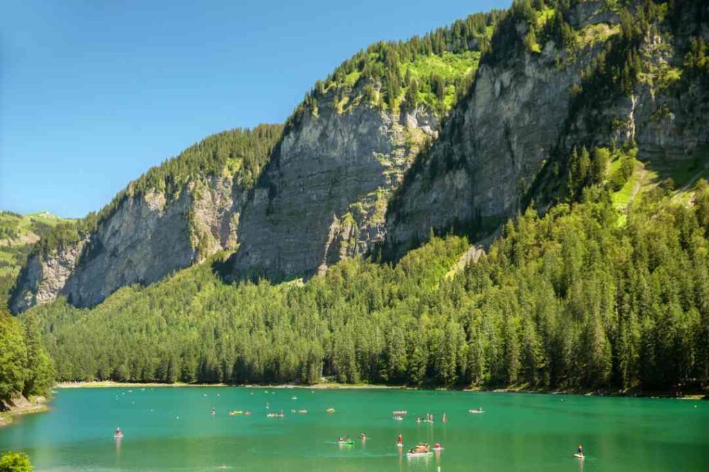 shutterstock 513211750 Lake Montriond smaller